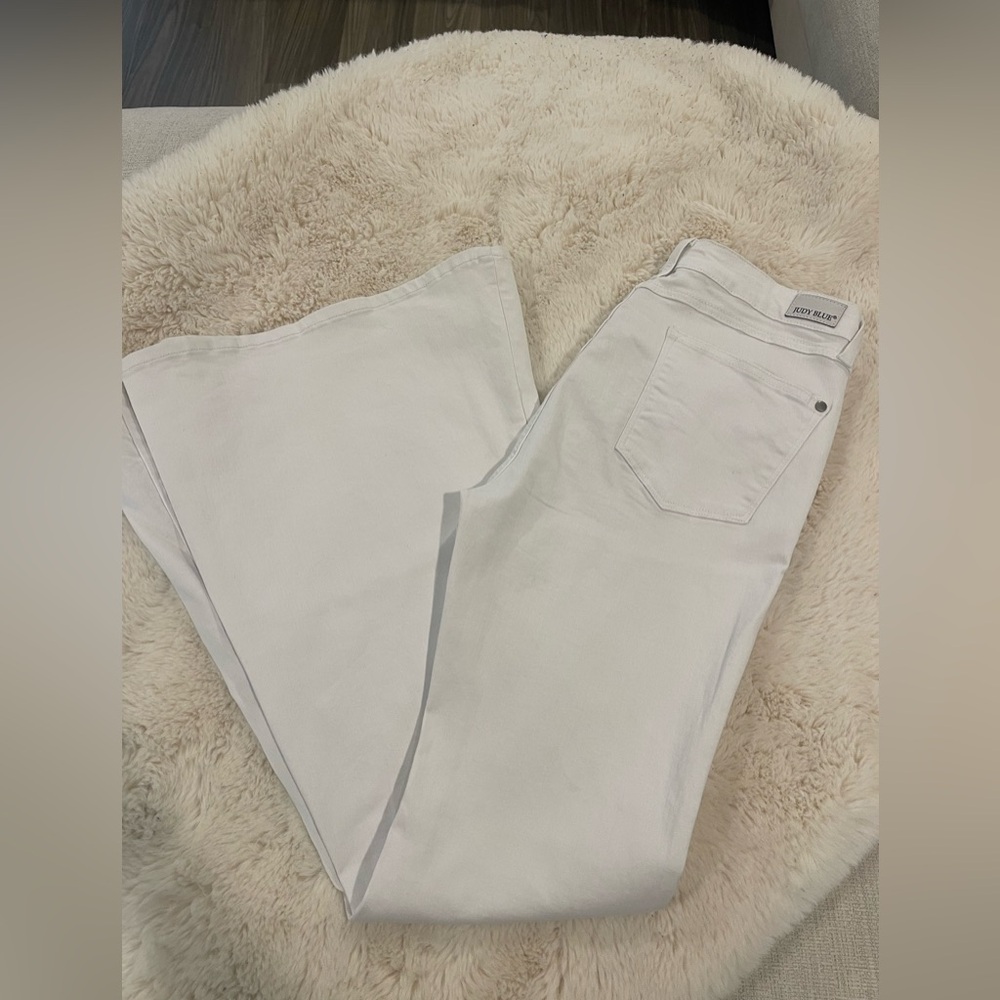 Judy Blue White Super Flare Jeans
